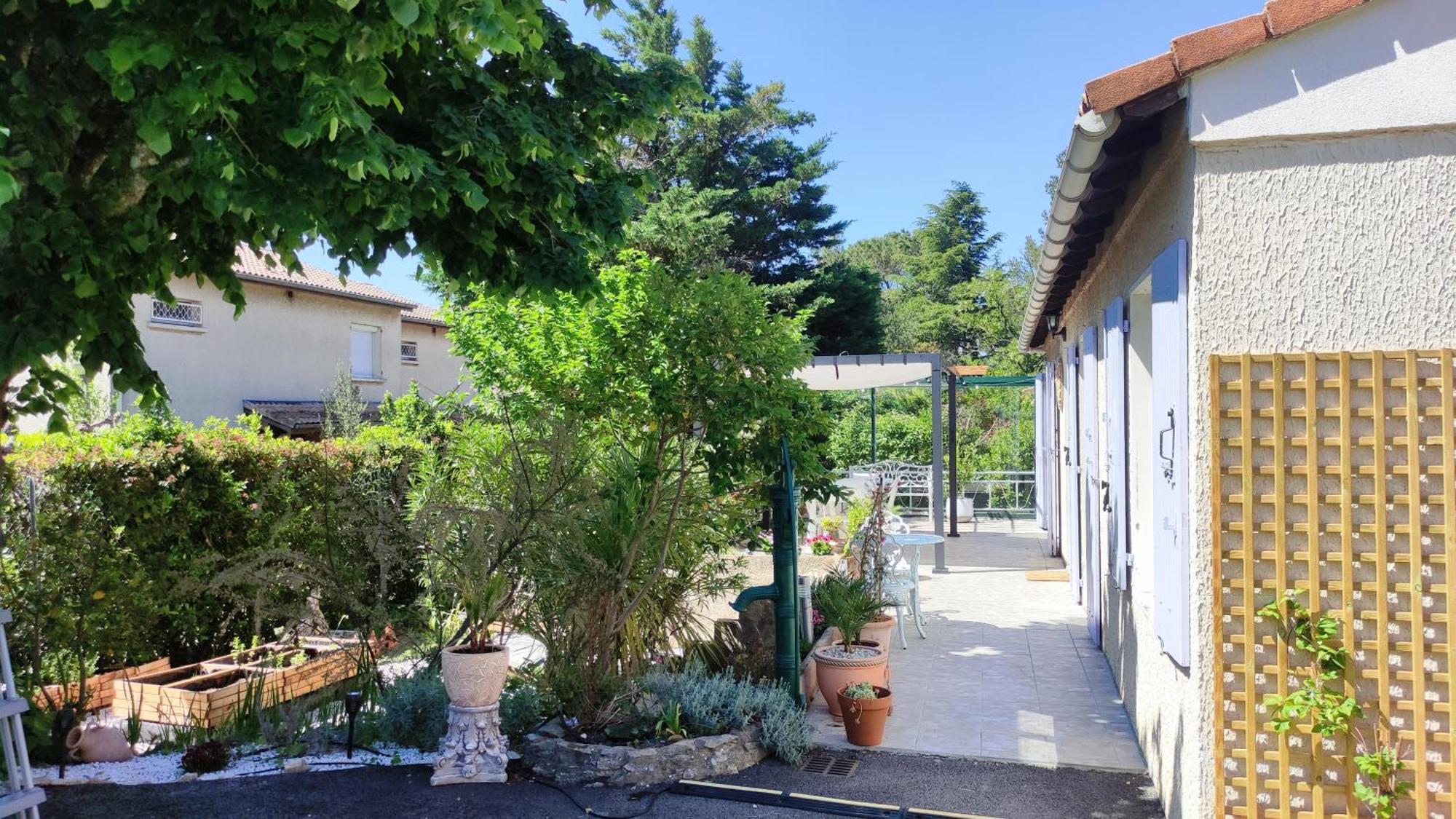 Le Jardin Des Rocailles - Villa 4 Chambres Climatisee Avec Piscine A Deux Pas D'Avignon Villeneuve-lès-Avignon Extérieur photo